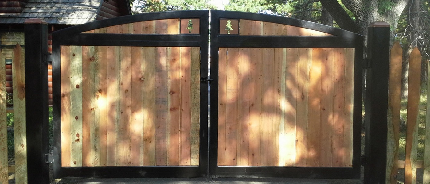 Complete Fence Contractor from Design to Fabrication